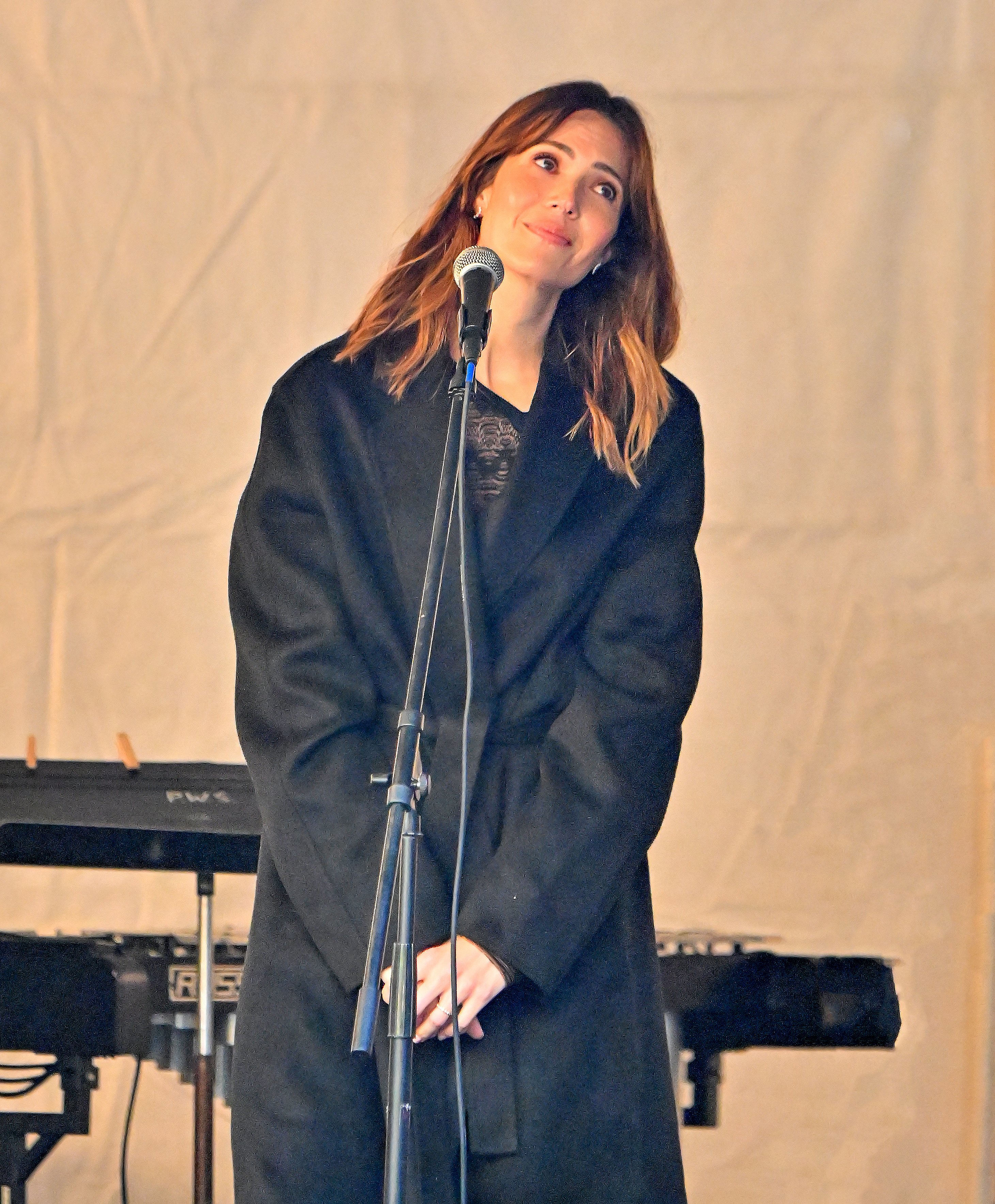 mandy-online_dot_com_0800703646_-_003_.jpg mandy-online_dot_com_0800703646_-_003_.jpg