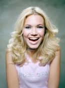 mandy_moore_1999_carlos_serrao_photoshoot_08.jpg