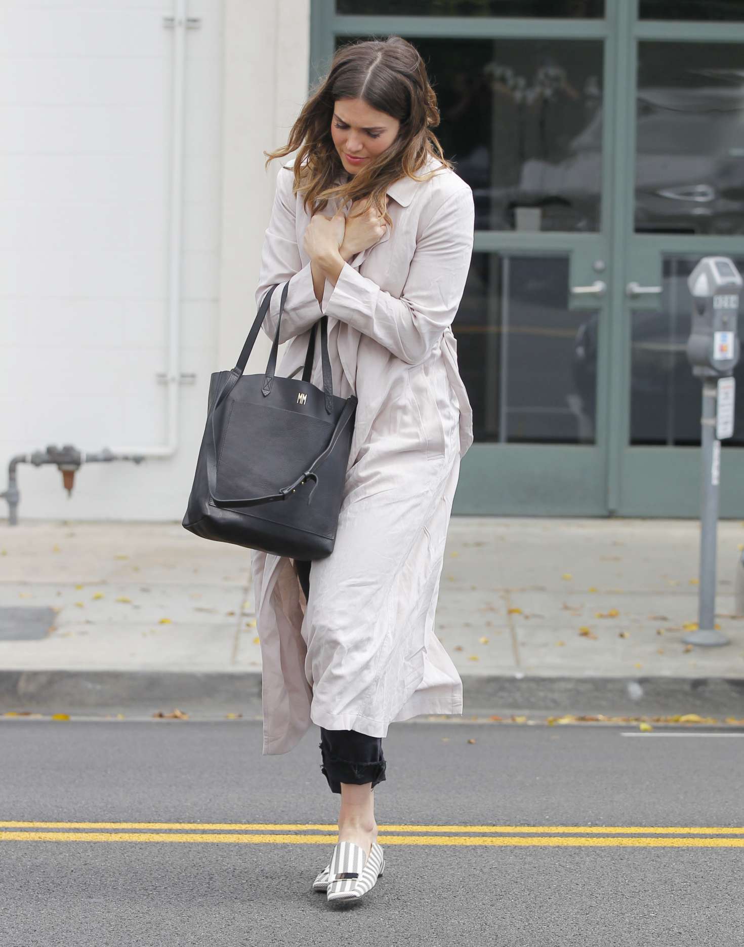 Mandy-Moore-shopping-in-Los-Angeles--01.jpg