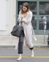 Mandy-Moore-shopping-in-Los-Angeles--10.jpg